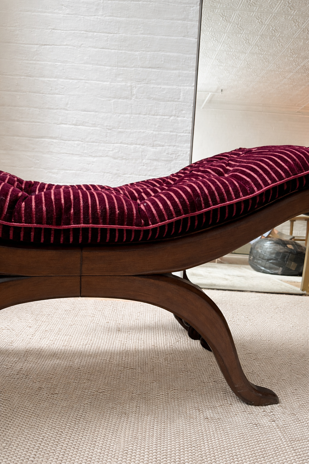 curved regency bench/settee