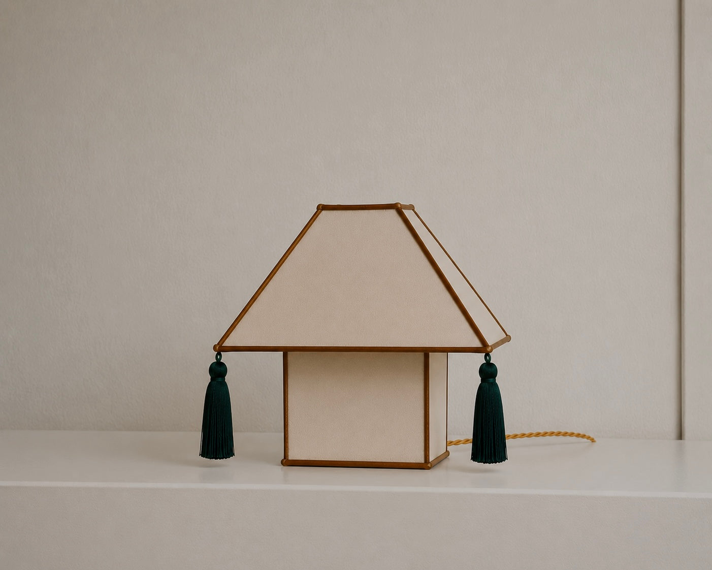 linen tassel table lamp | the paris edit