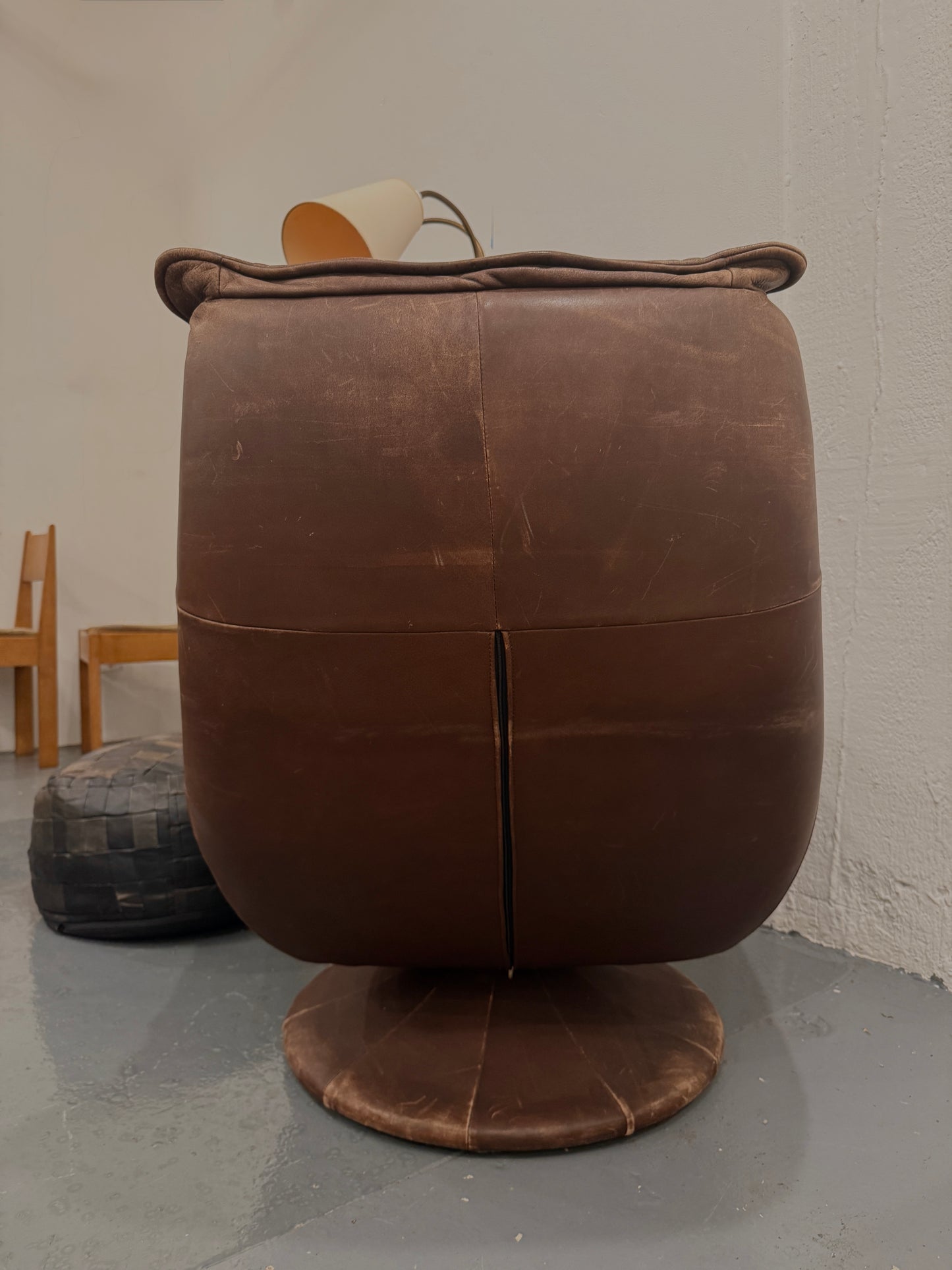 dutch leather swivel chair