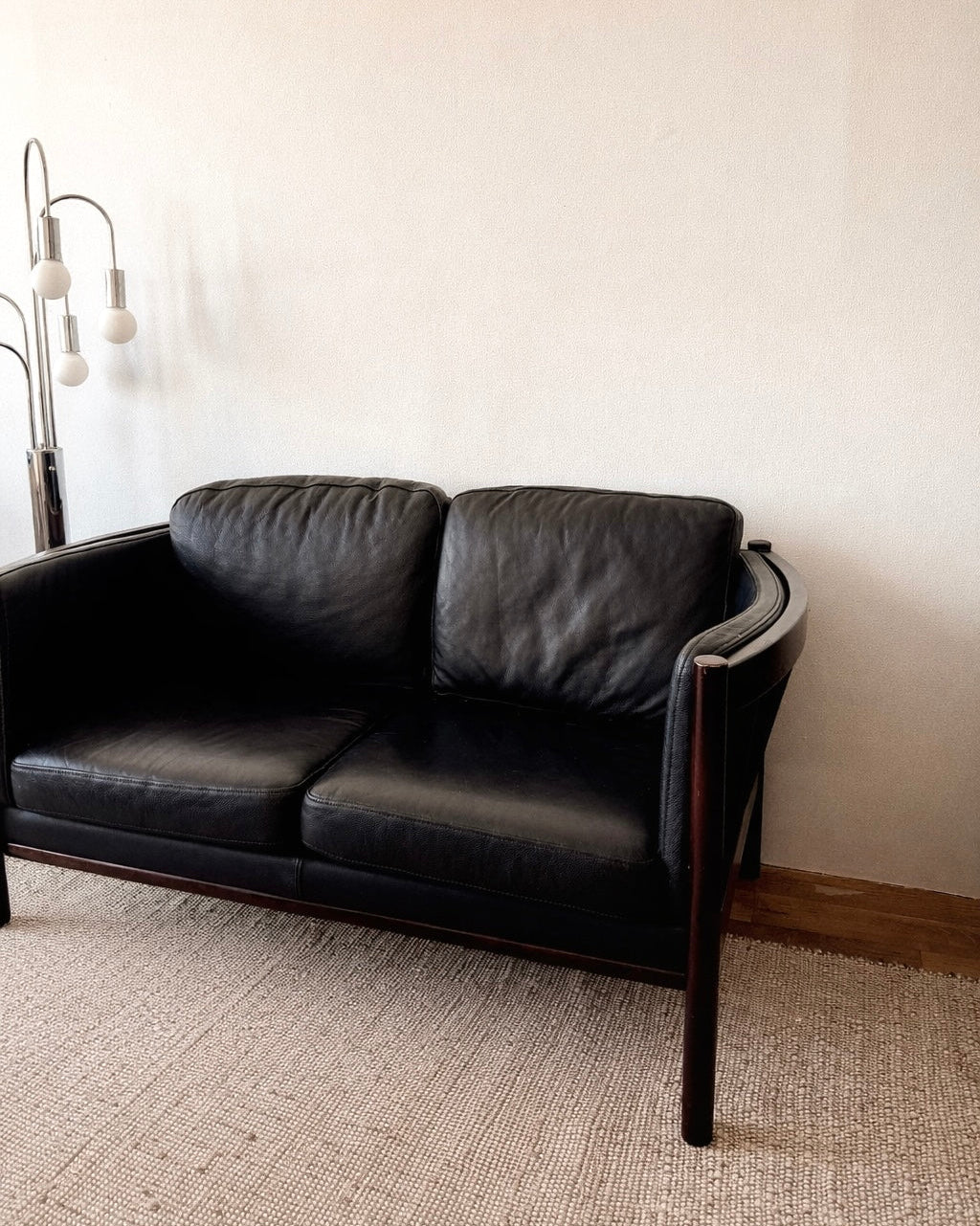 kurt skovby for hjemme hos danish love seat