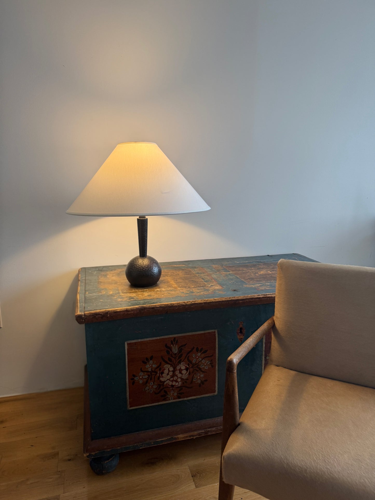 hammered metal ball table lamp