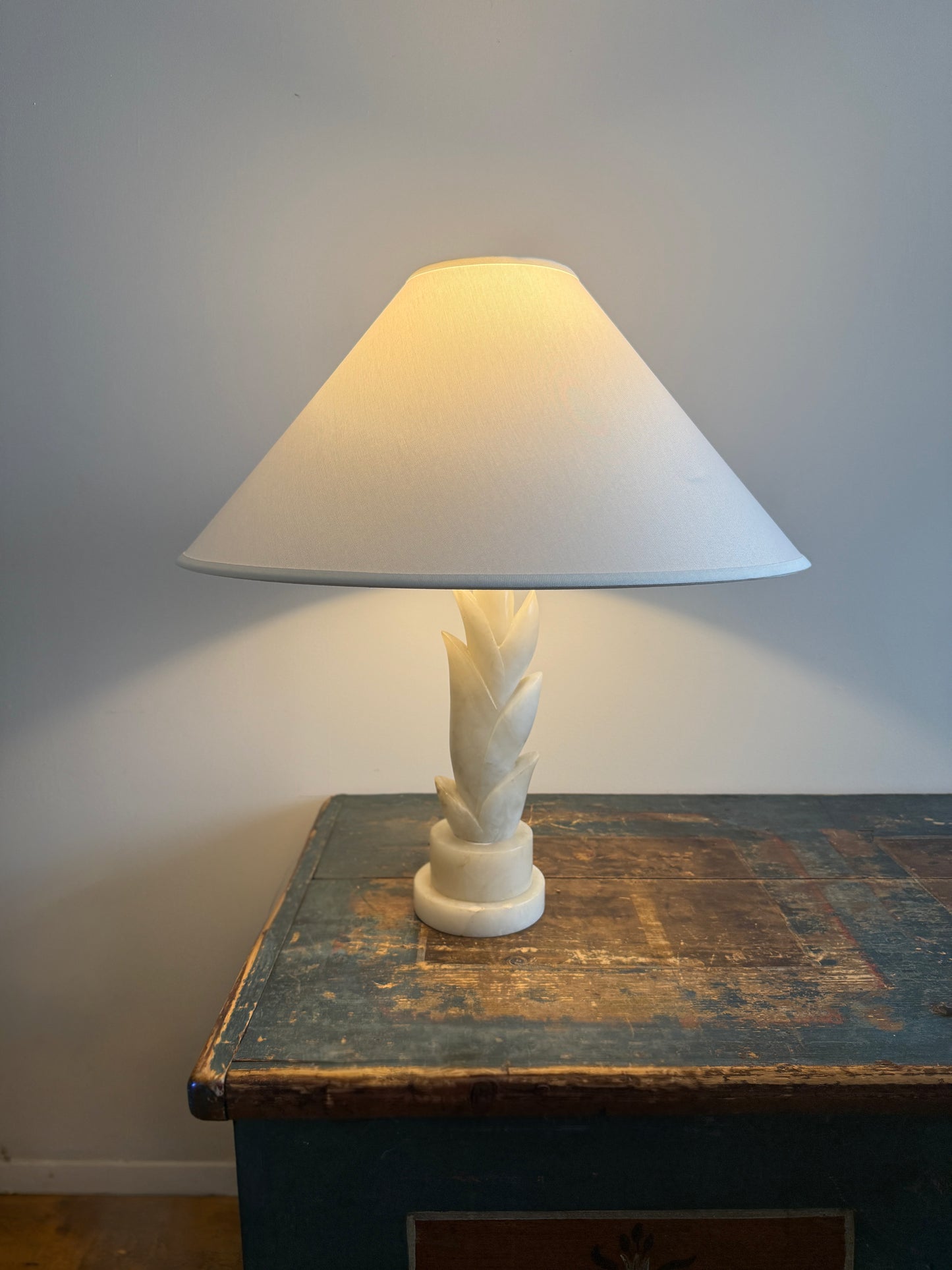 carved alabaster leaf table lamp