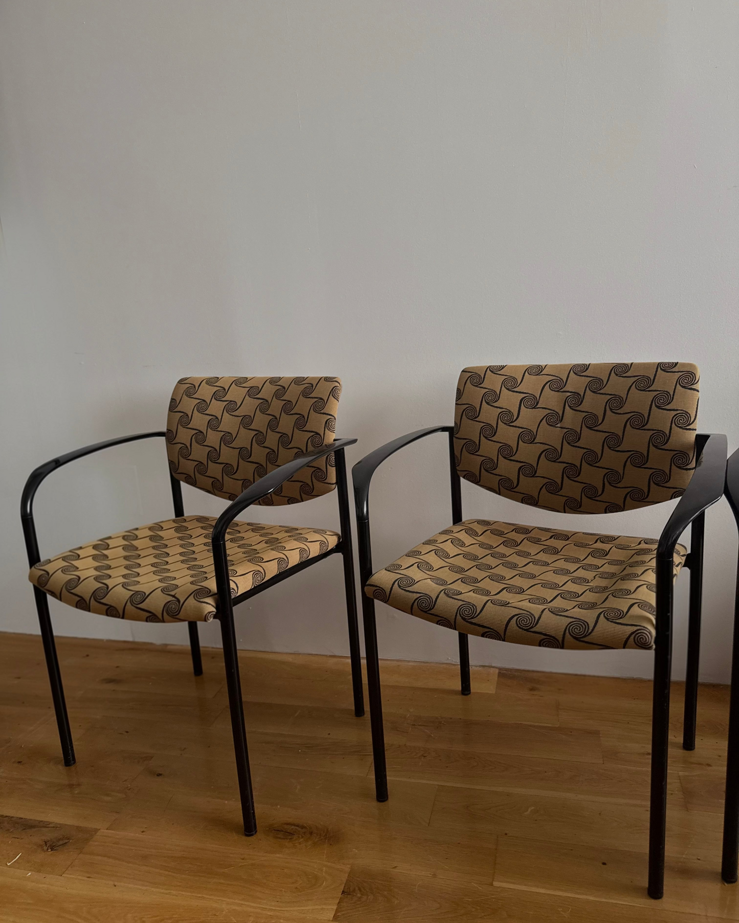 vintage steelcase player stacking chairs, set of four