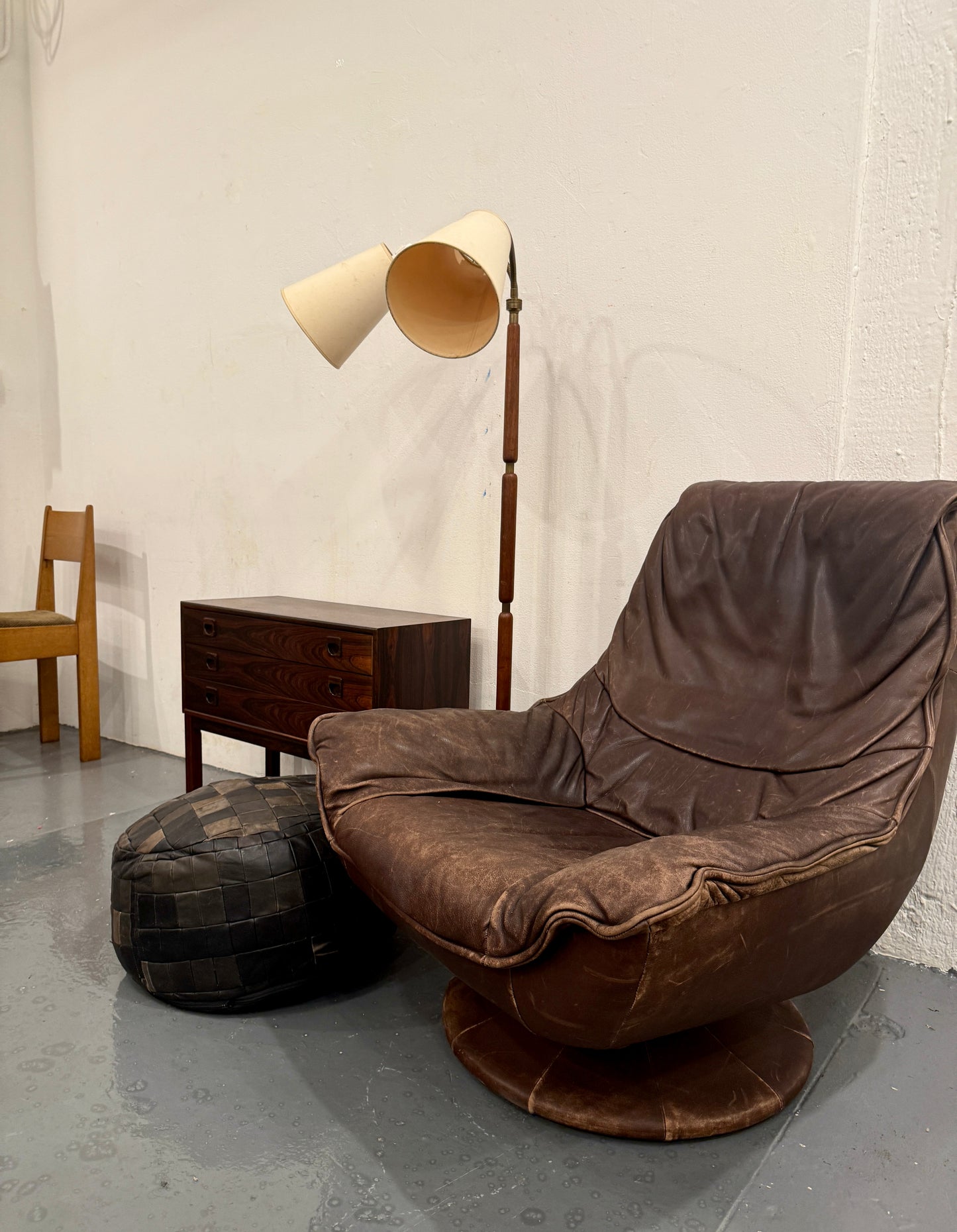 dutch leather swivel chair