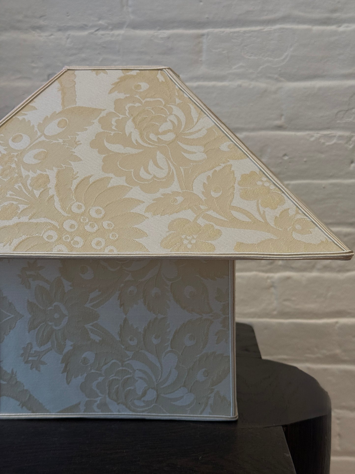 floral jacquard table lamp | the paris edit