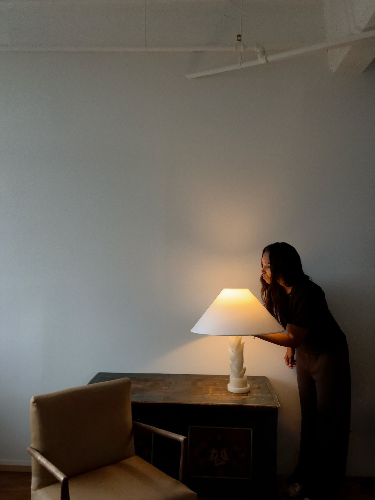 carved alabaster leaf table lamp