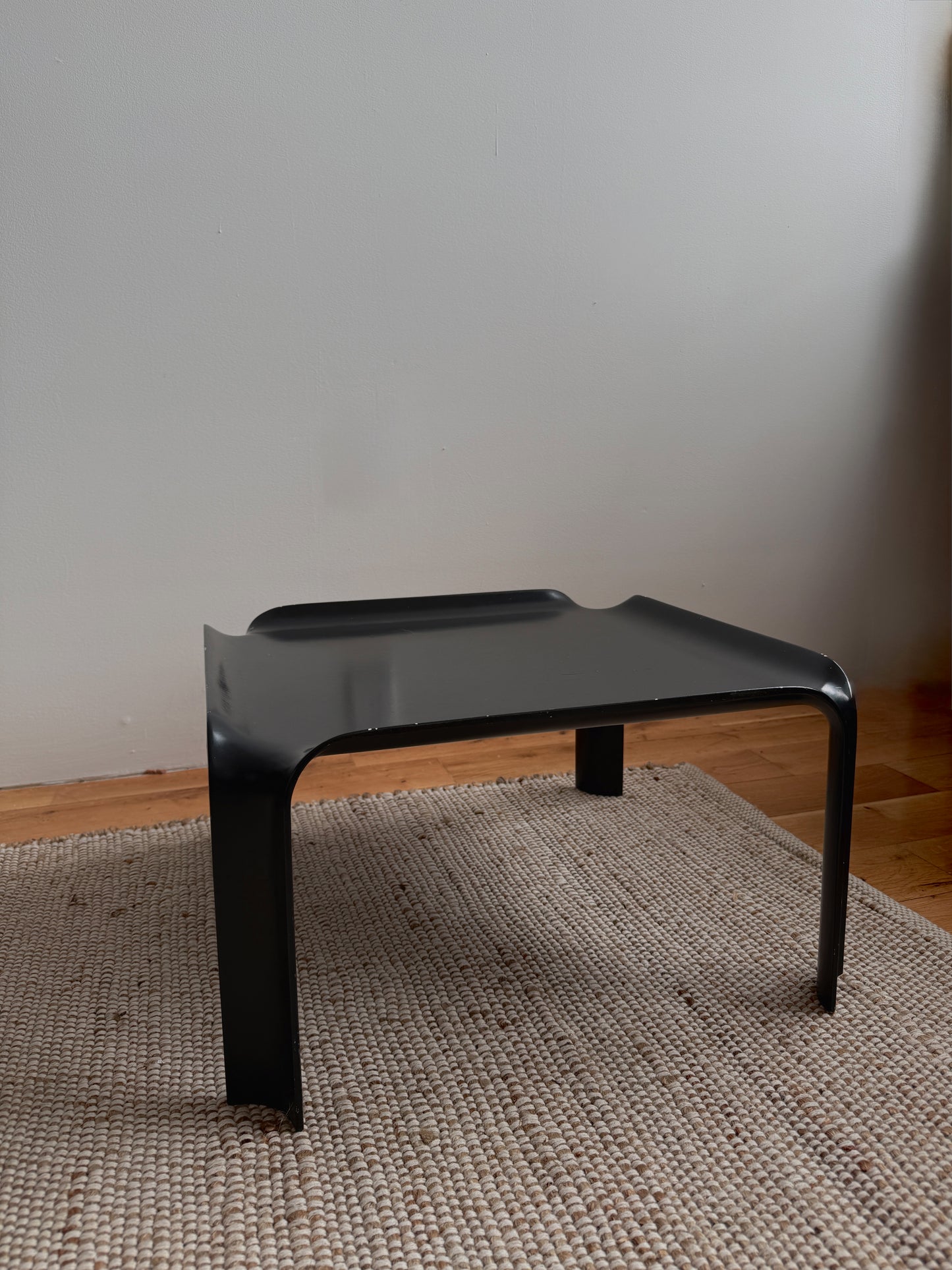 peter paulin for artifort model 877 low table